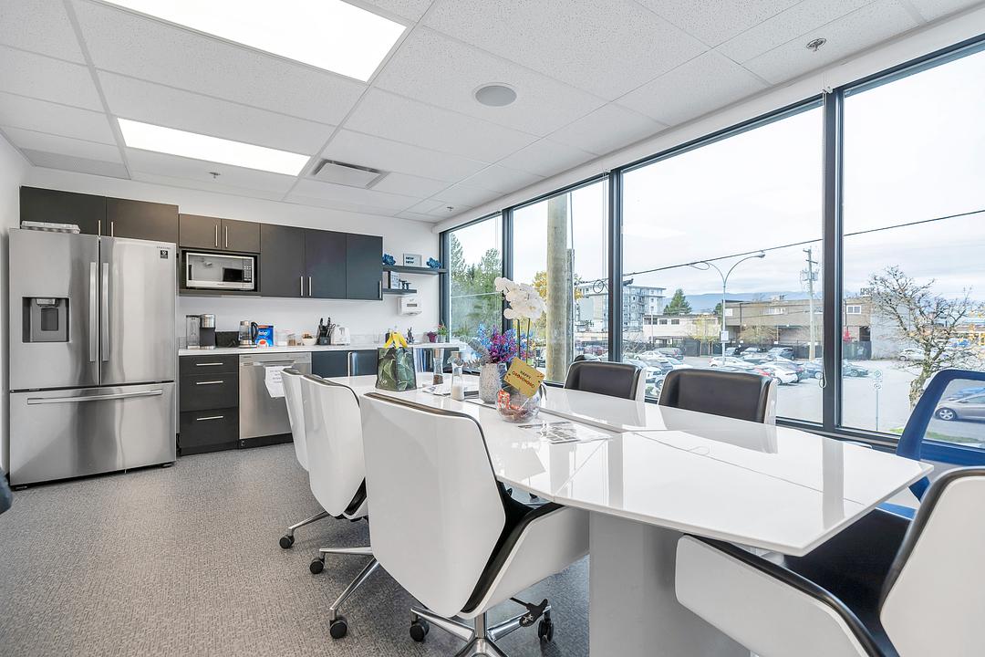 22338 Selkirk Avenue, Maple Ridge, BC