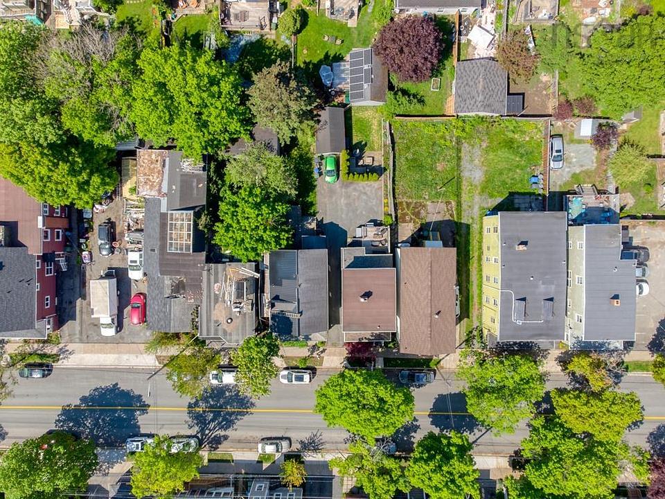 2070 Oxford Street, Halifax, NS