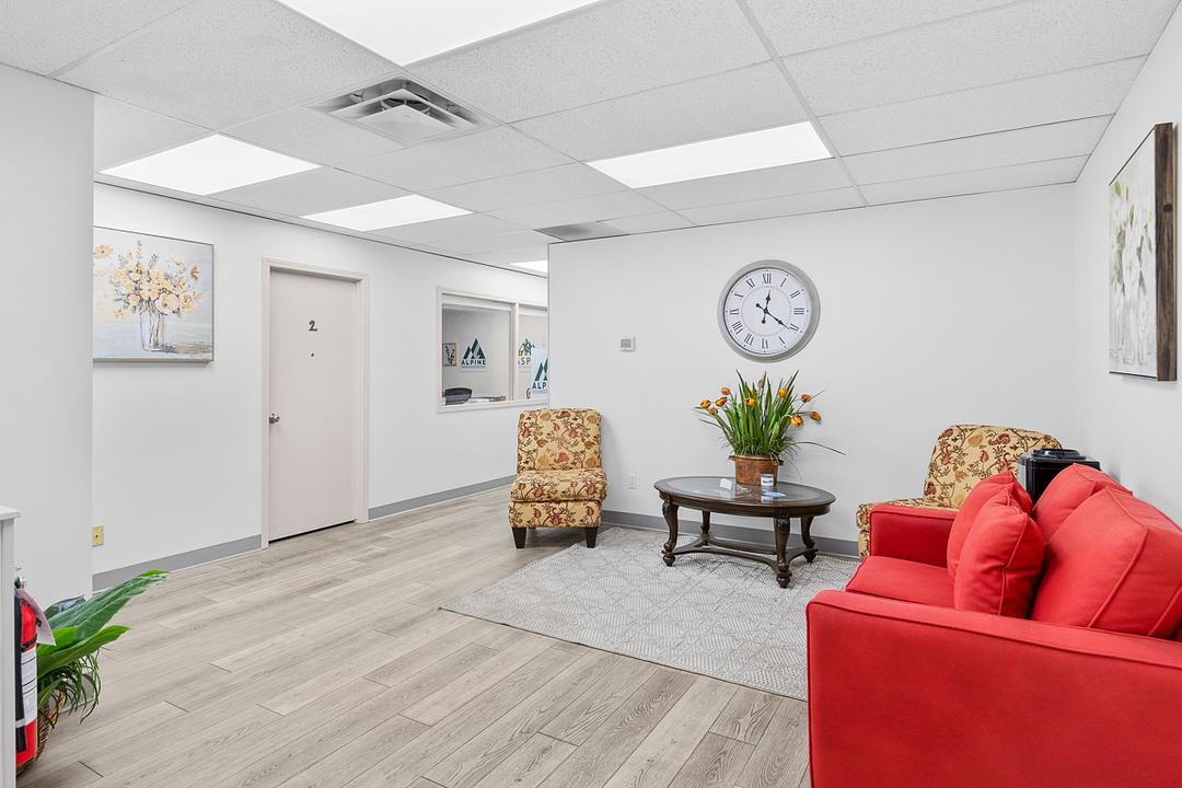 200 - 1974 Moss Court, Kelowna, BC