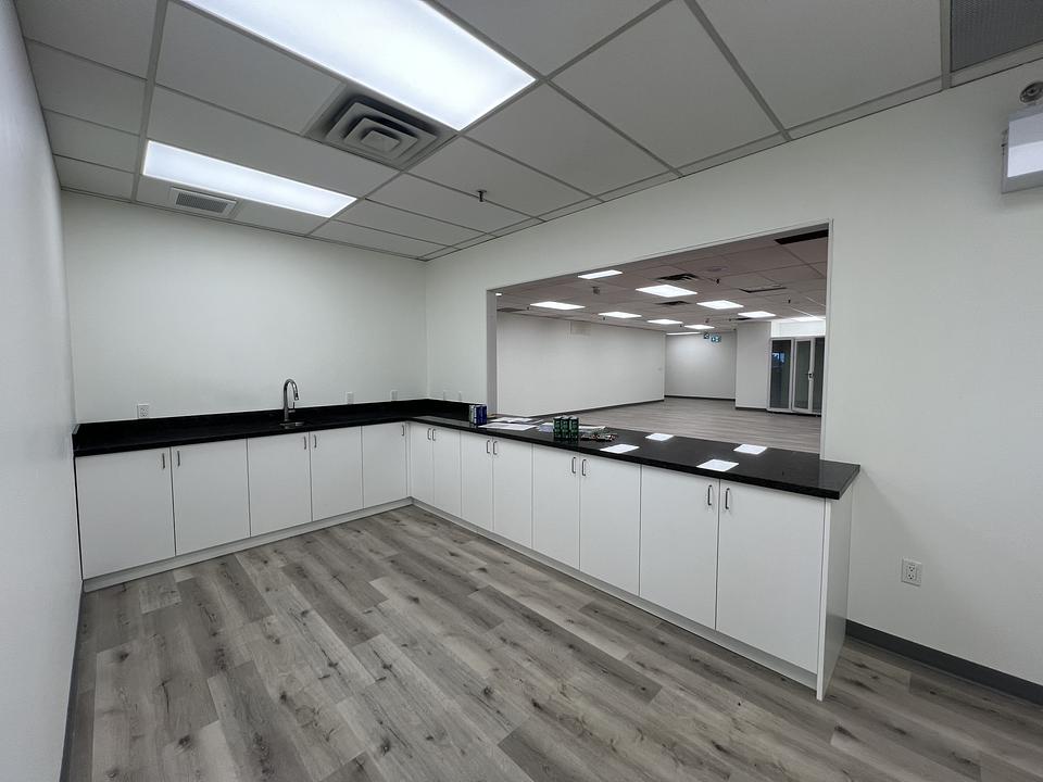 101B - 335 Britannia Road East, Mississauga, ON