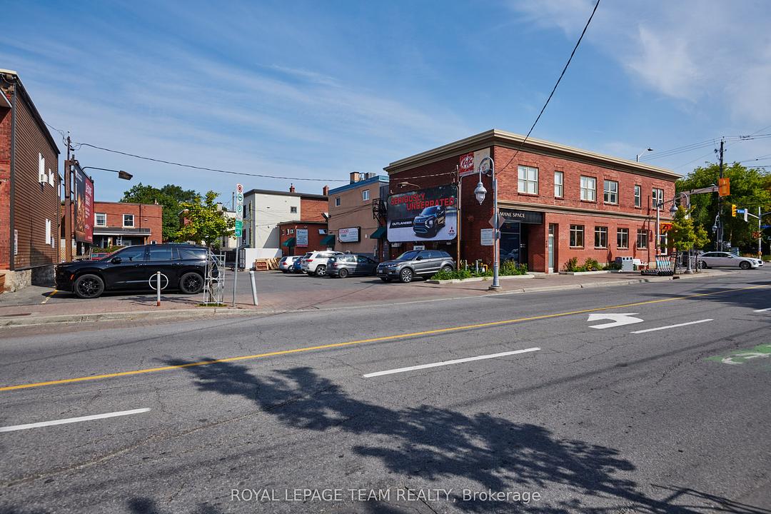 901 Somerset Street West, Ottawa, ON