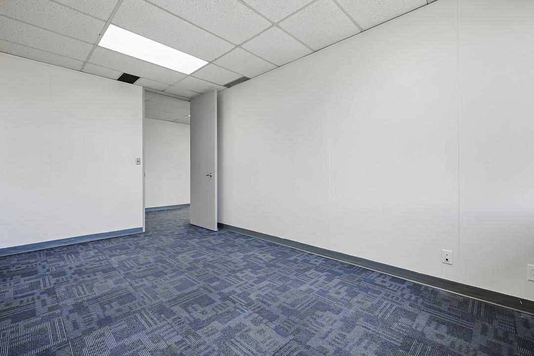 220 - 3016 19 Street Northeast, Calgary, AB