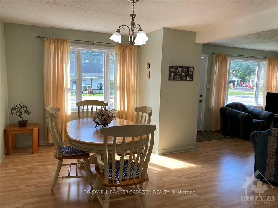 8715 Bank Street, Ottawa, ON