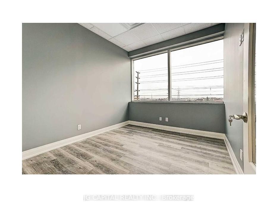 301 - 218 Export Boulevard, Mississauga, ON