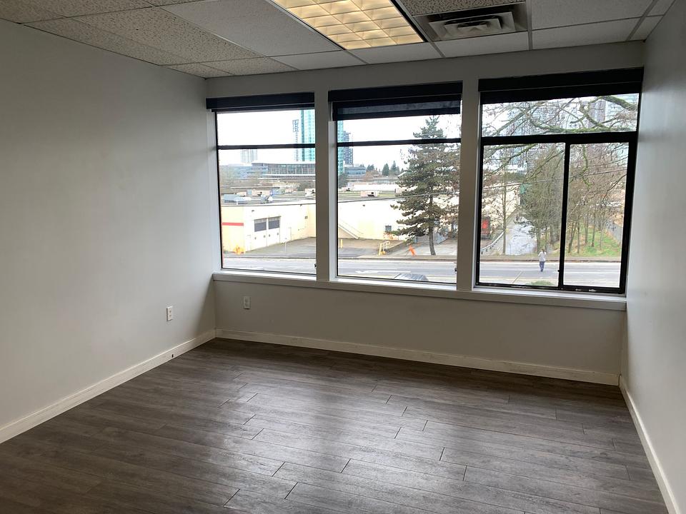 10318 Whalley Blvd, Surrey, BC