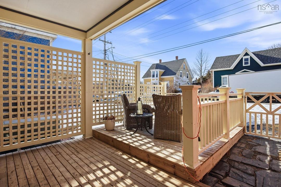42 Falkland Street, Lunenburg, NS