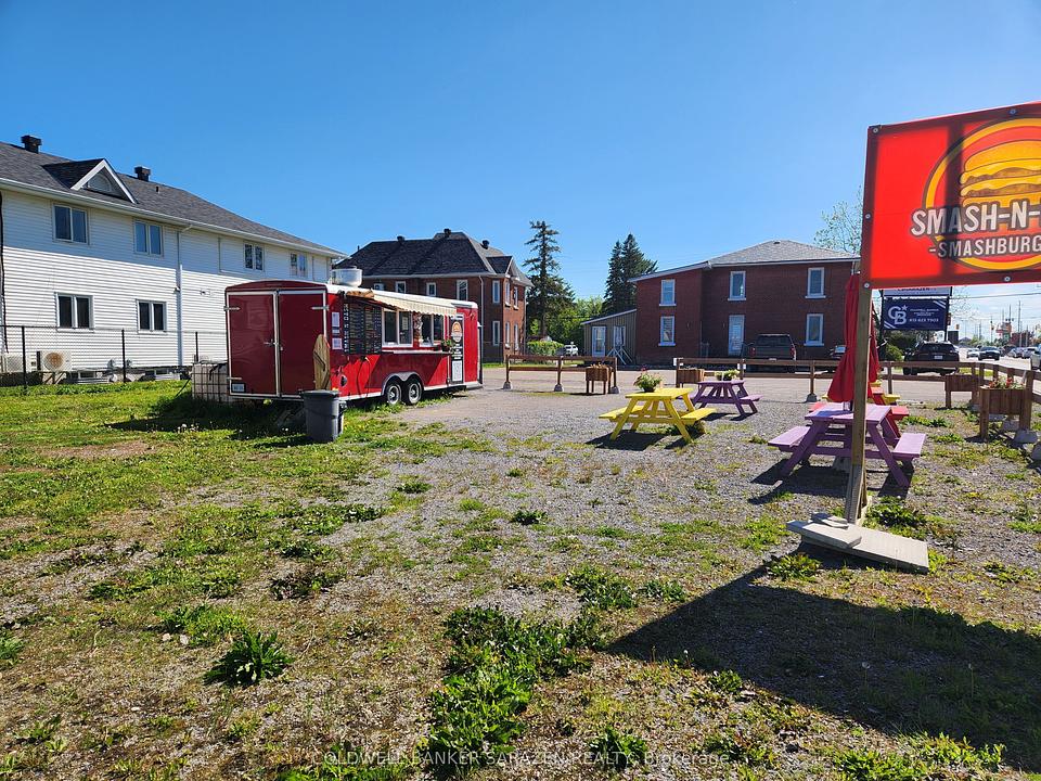 182 Daniel Street South, Arnprior, ON