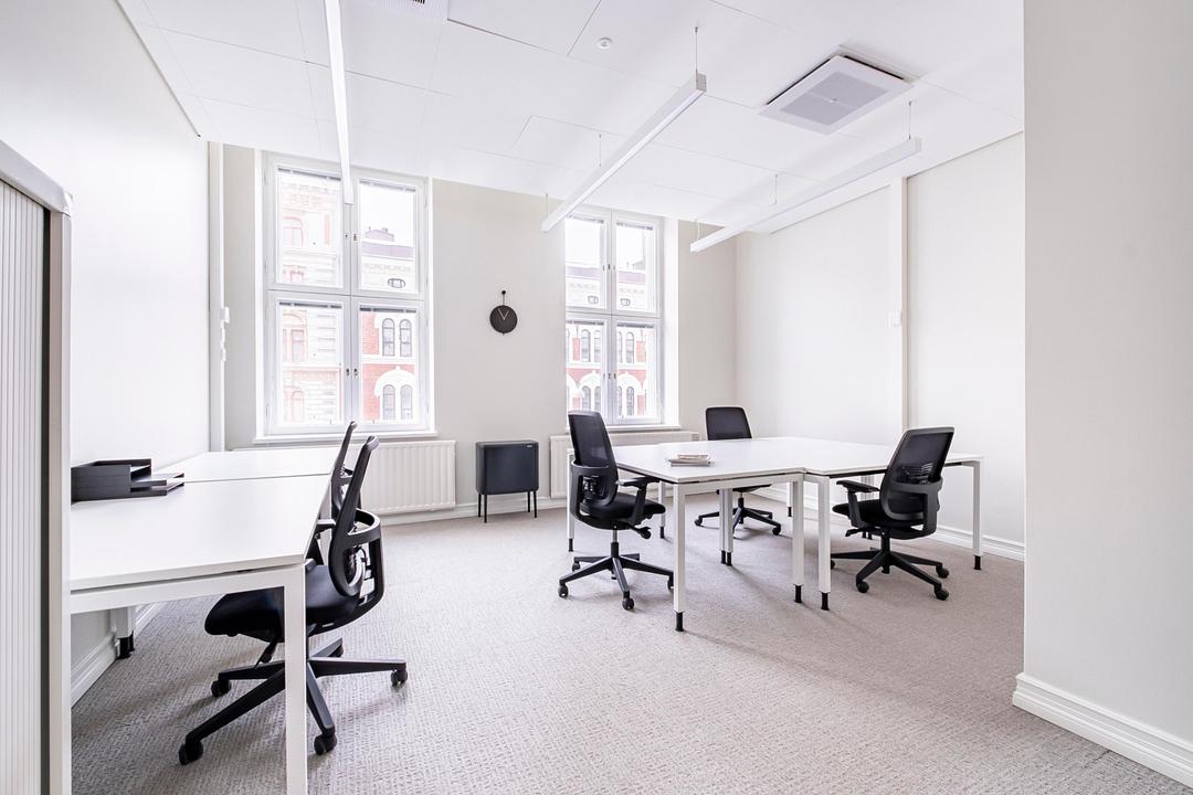 Large office space for 20 persons at Liberty Village - 60 Atlantic Ave, Toronto, ON