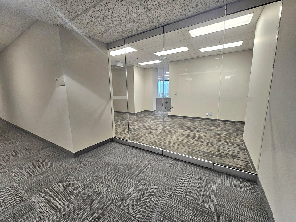401 - 77 City Centre Drive, Mississauga, ON