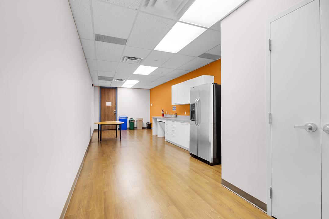 301 - 710 Dorval Drive, Oakville, ON