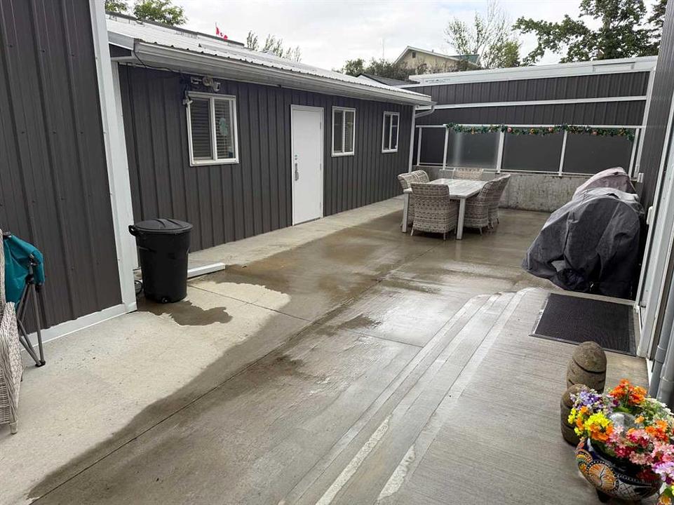 2023 20 Avenue, Bowden, AB