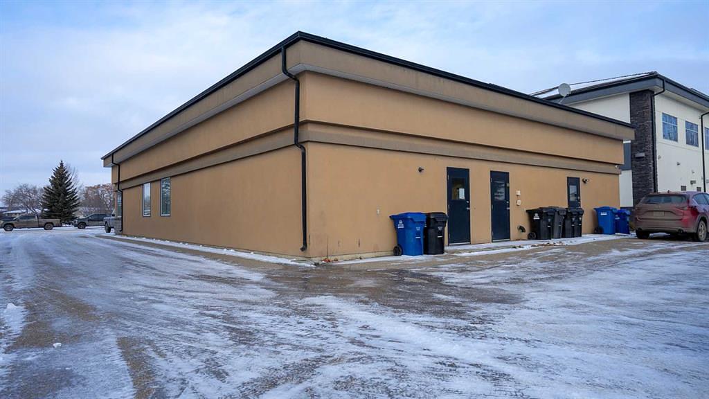 1 - 5021 Parkwood Road, Blackfalds, AB