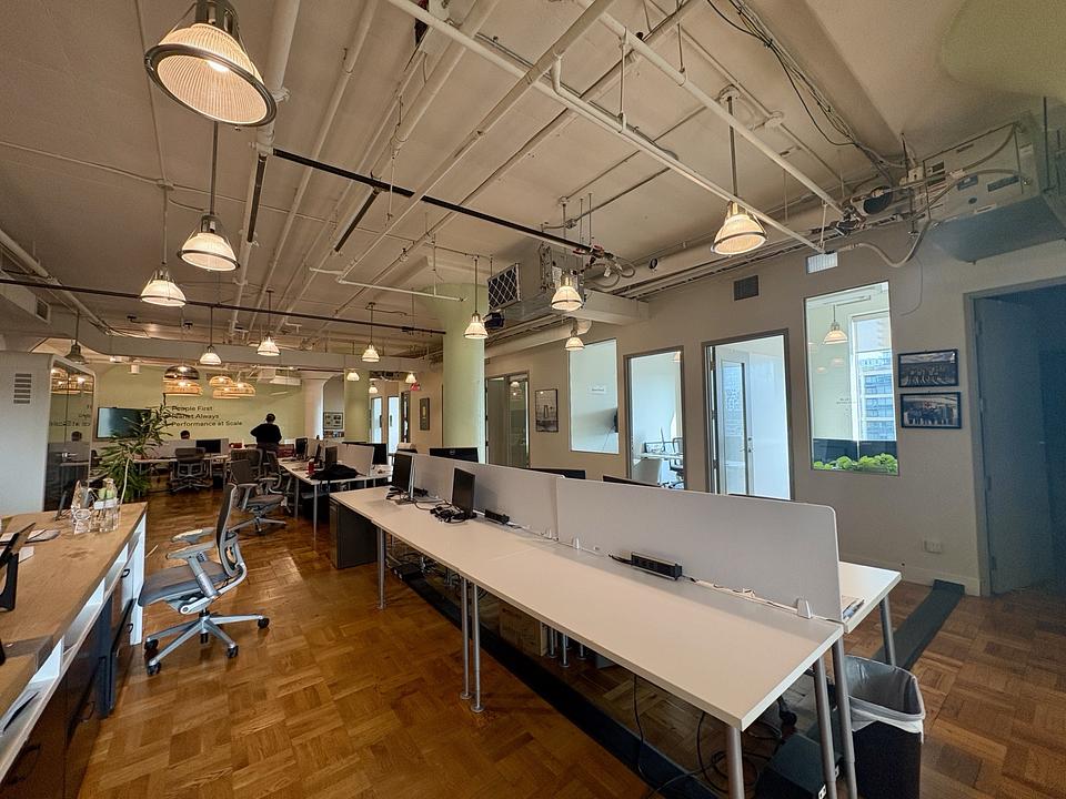 900 - 119 Spadina Avenue, Toronto, ON