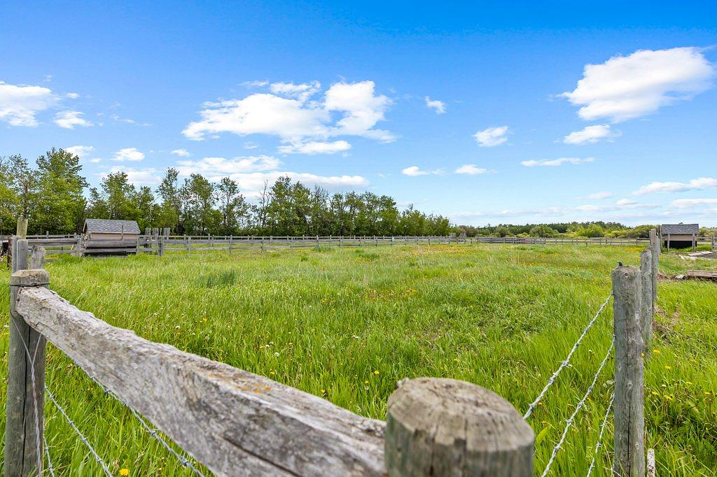 26517 Township Road 584, Pickardville, AB