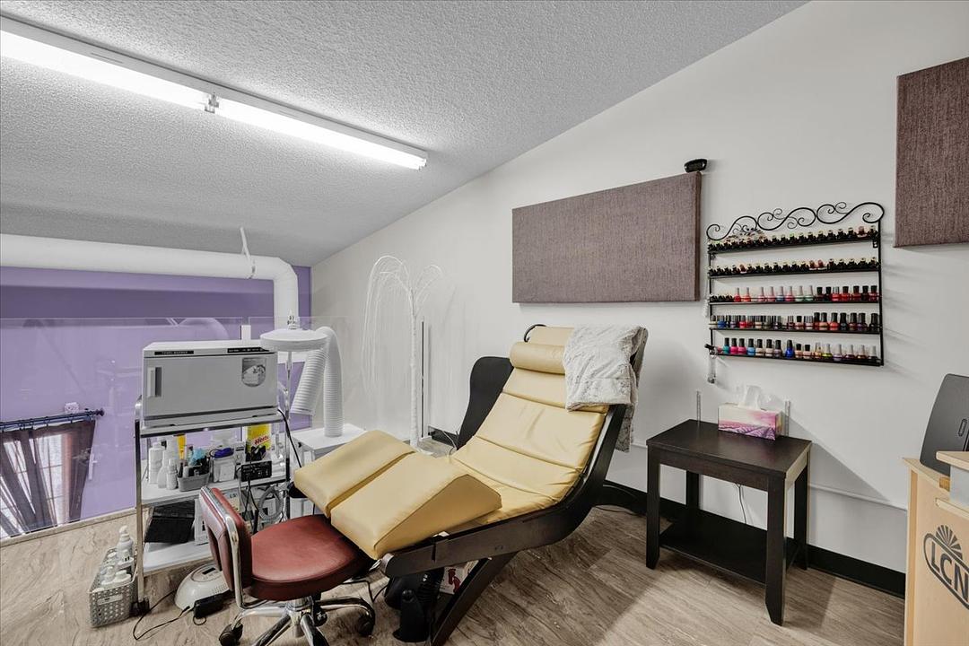 10016 164 Street Northwest, Edmonton, AB