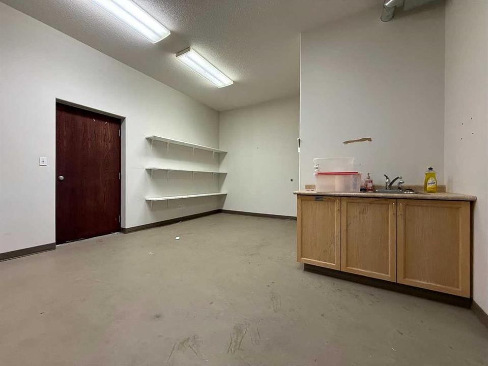 B - 11402 100 Street, Grande Prairie, AB