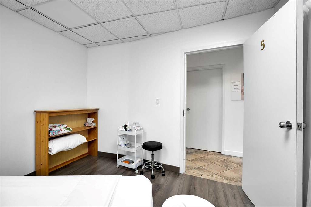 1330 12 Avenue Southwest, Calgary, AB
