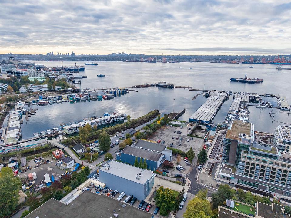220 - 18 Gostick Pl, North Vancouver, BC
