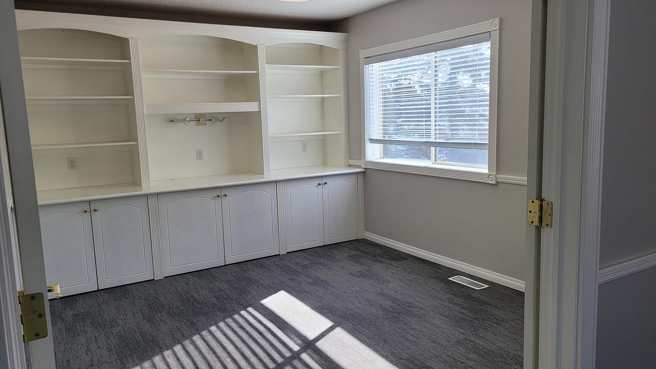 200 - 5520 2 Street Southwest, Calgary, AB