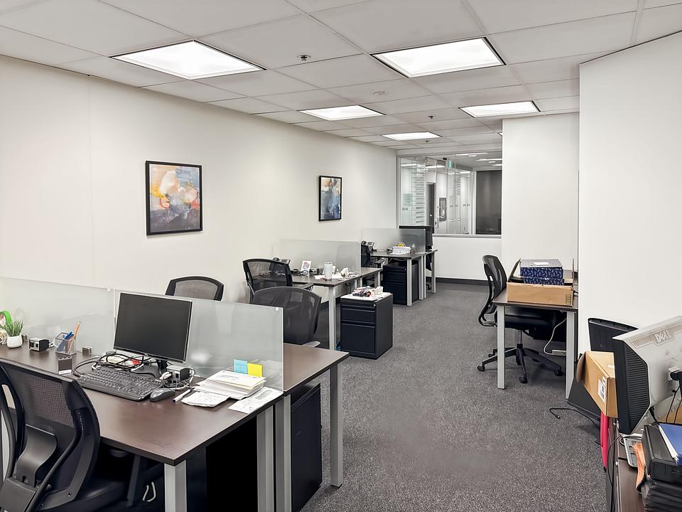 1400 - 90 Burnhamthorpe Road West, Mississauga, ON