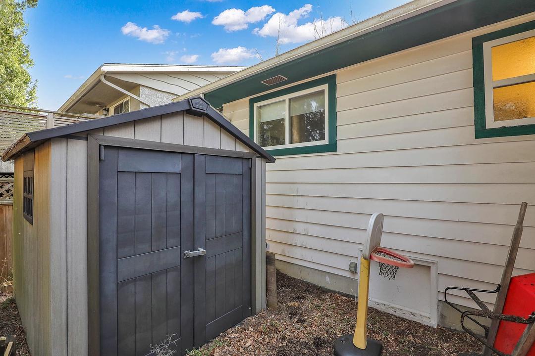 1554 Stevens Street, White Rock, BC