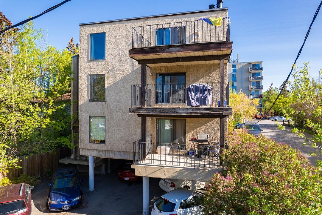 2515 1 Avenue Northwest, Calgary, AB