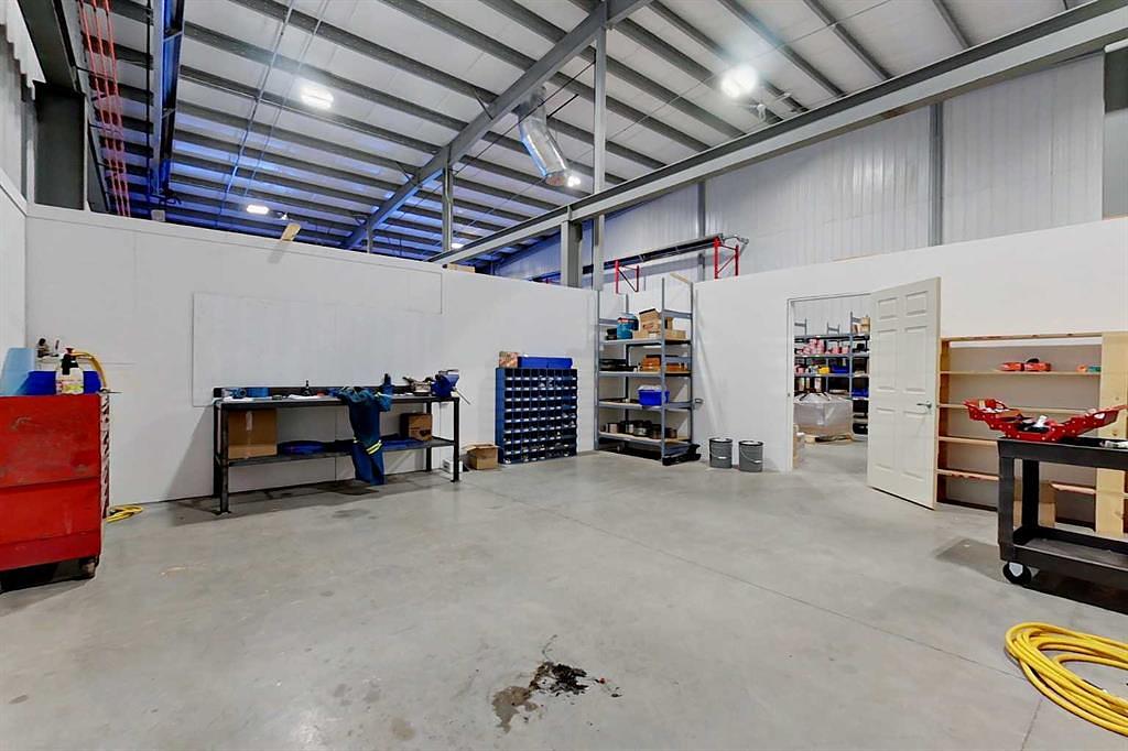3 - 8 Gateway Boulevard, Alhambra, AB