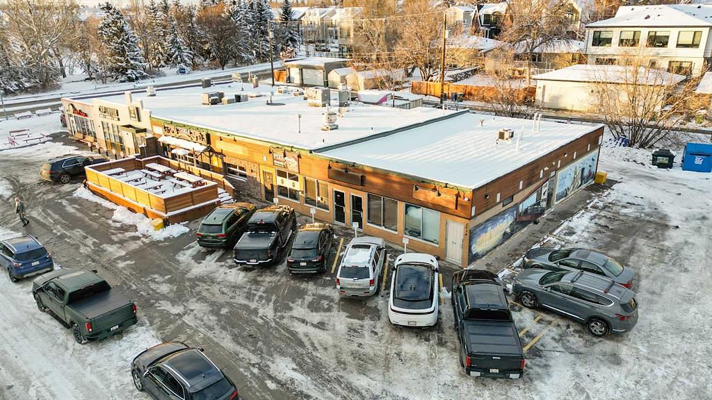 2040 42 Avenue Southwest, Calgary, AB