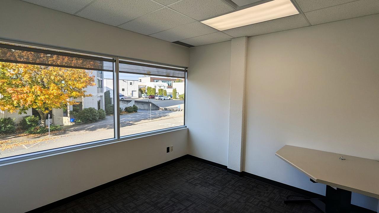 202 - 15261 Russell Avenue, White Rock, BC