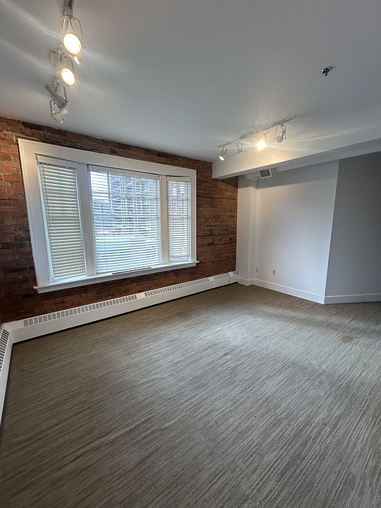 301 - 620 12 Ave SW, Calgary, AB
