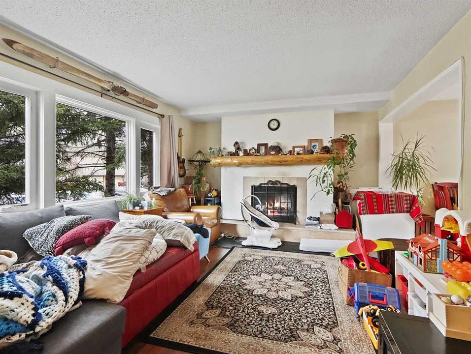 228 17 Street, Canmore, AB