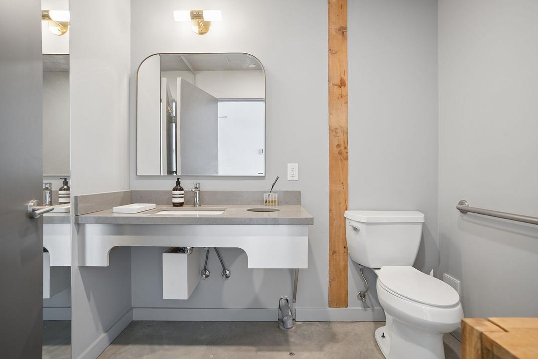 300 - 339 Railway St, Vancouver, BC