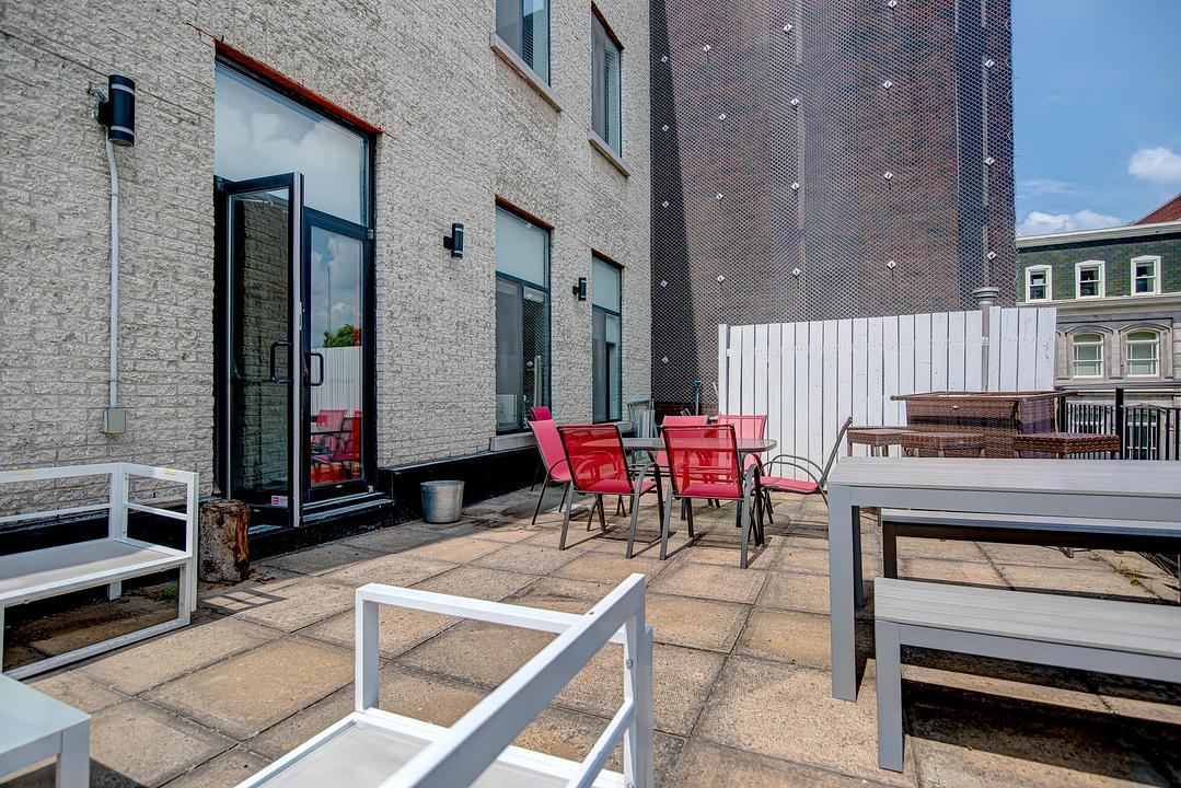 Office - 204 Rue Notre-Dame Ouest, Montréal, QC