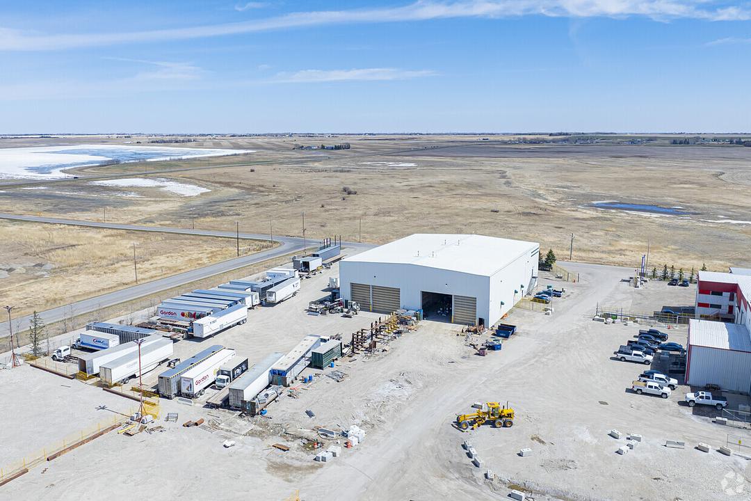 B - 233193 Range Road 283, Calgary, AB