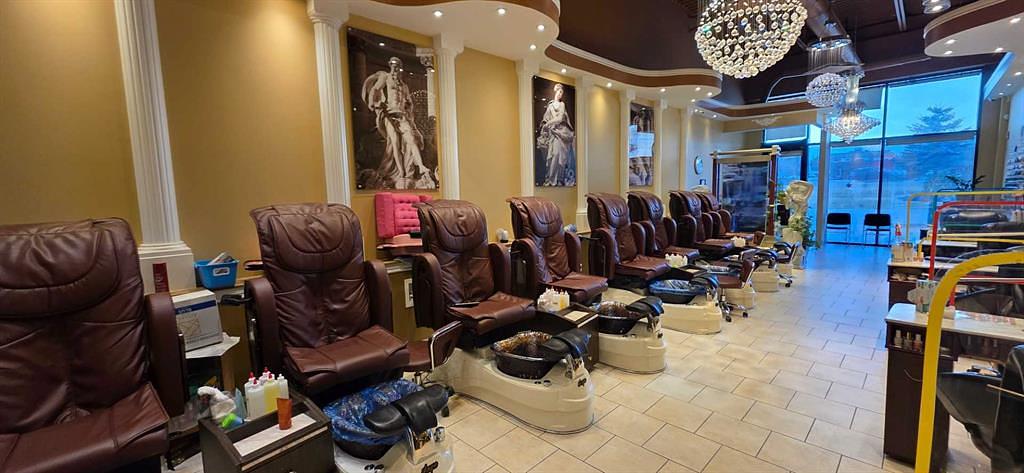 4 - 999 Macleod Trail Southeast, Calgary, AB
