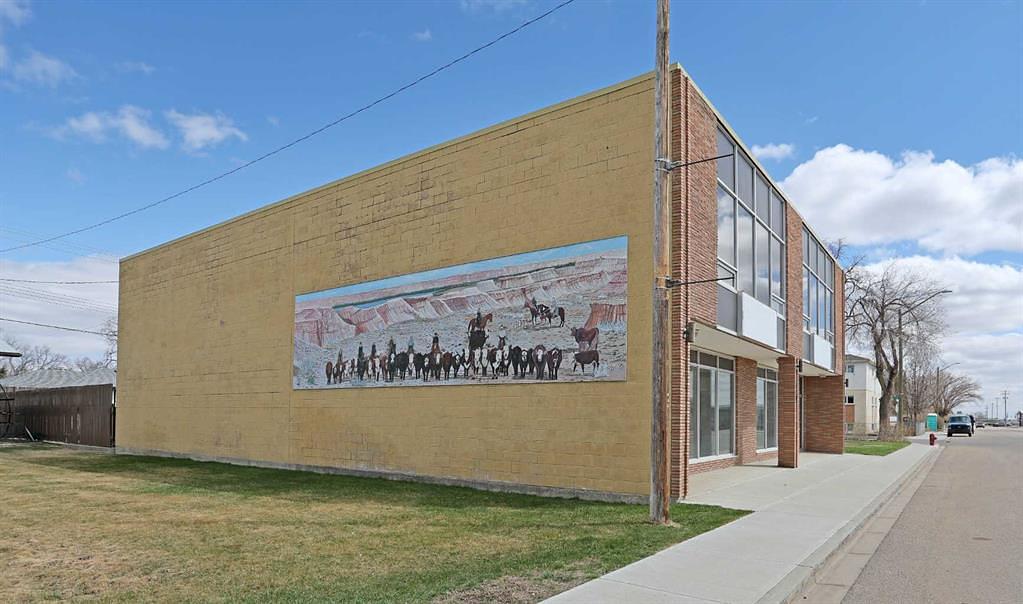120 1st Avenue East, Brooks, AB