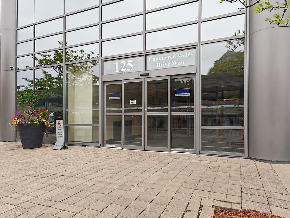125 Commerce Valley Drive West, Markham, ON