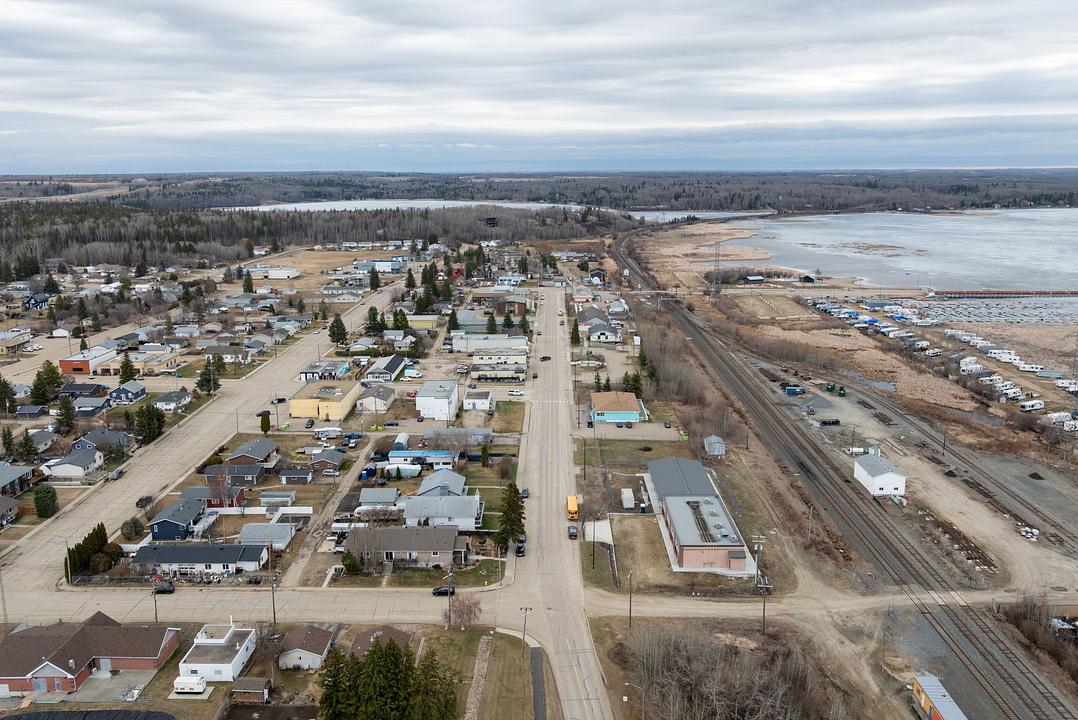 5235 51 Avenue, Wabamun, AB