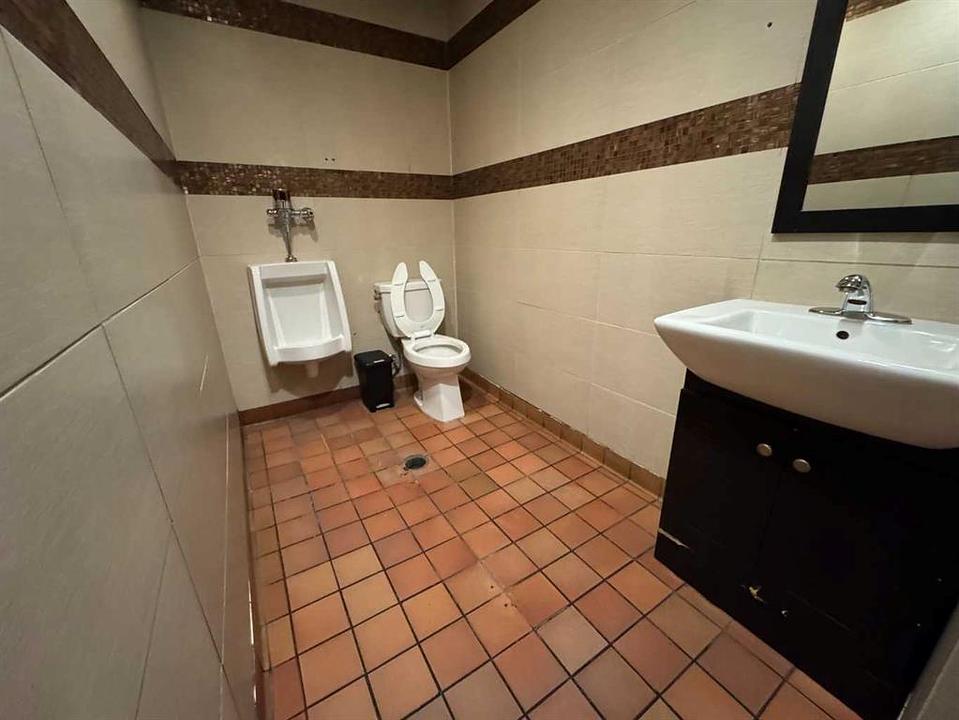 Q - 4710 17 Avenue Southeast, Calgary, AB