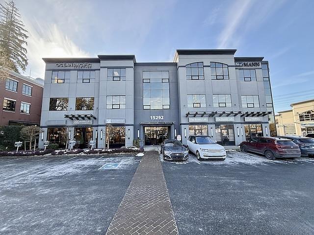 301 - 15292 Croydon Drive, Surrey, BC