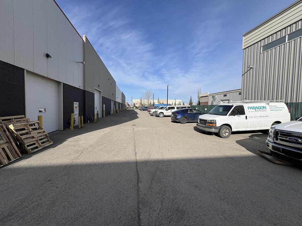 10672 46 Street Southeast, Calgary, AB
