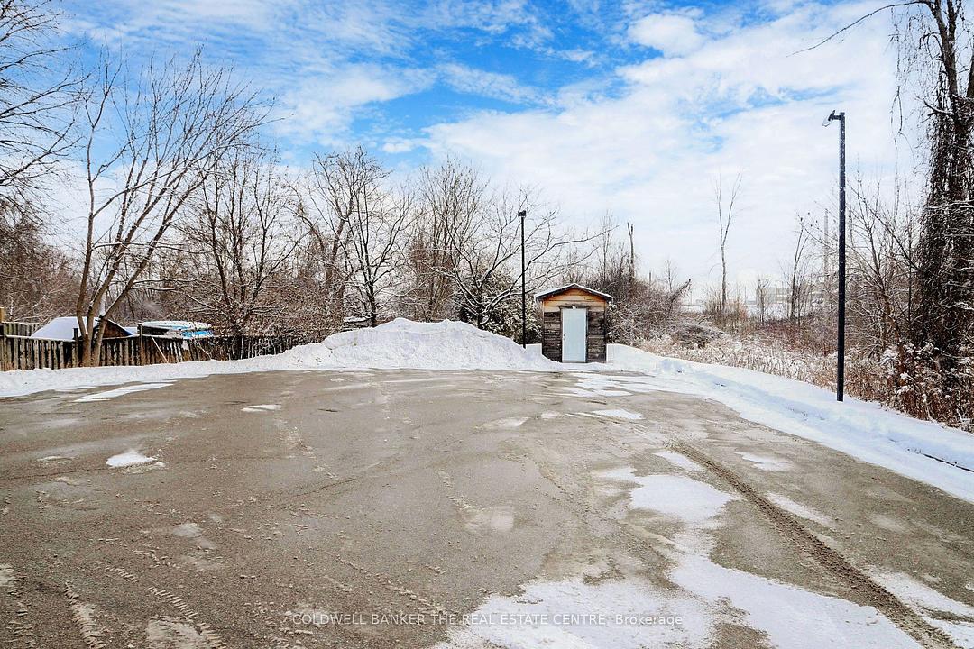 543 The Queensway South, Georgina, ON