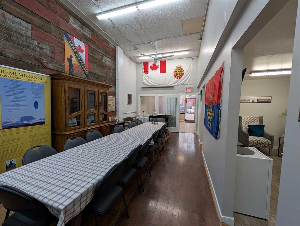 242 12B Street North, Lethbridge, AB