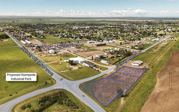 305 East RR Street, Raymond, AB
