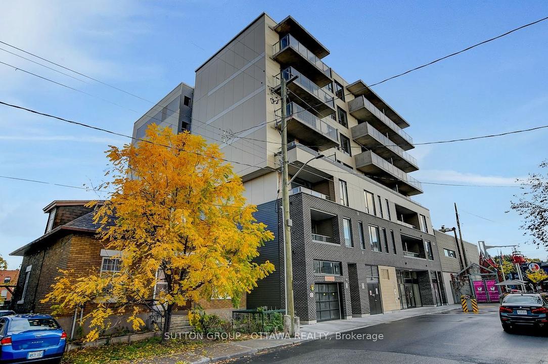399 Winston Avenue, Ottawa, ON