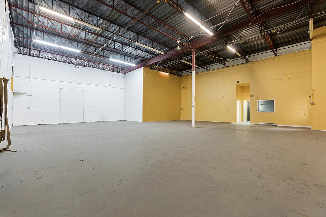 Warehouse - 2699 Avenue Watt, Québec, QC