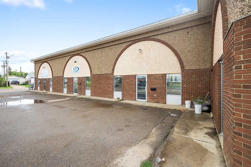 2 - 5702 50 Avenue, Lloydminster, AB