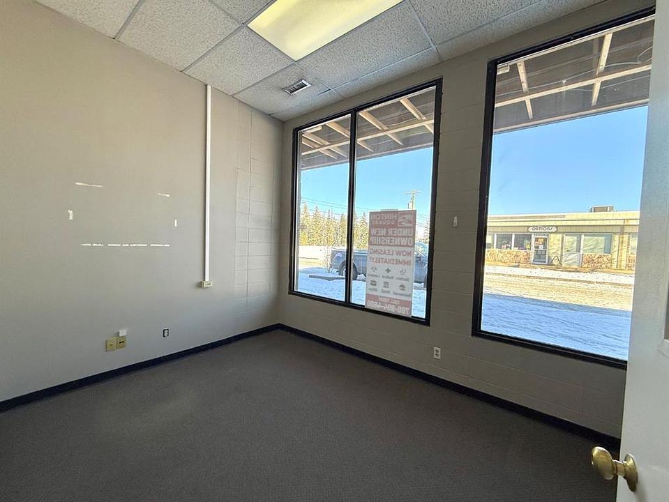 Bay 4/5 - 105 Government Road, Hinton, AB