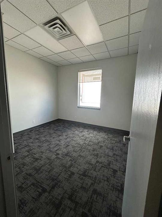 B - 1025 36 Street North, Lethbridge, AB