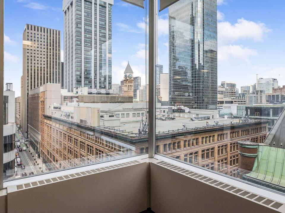 900 - 151 Yonge Street, Toronto, ON